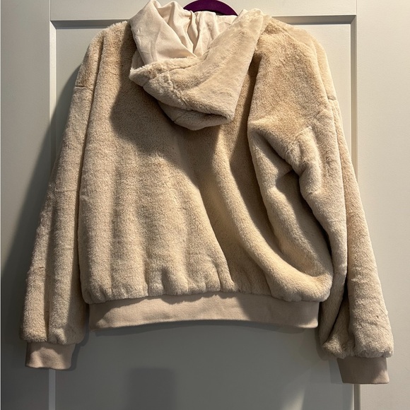Justfab brand new with tags fuzzy jacket - Picture 7 of 9
